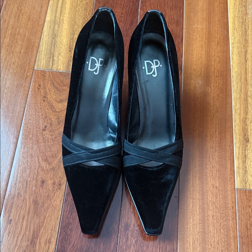 Beautiful and classy Donald J. Pliner Black Velvet Heels